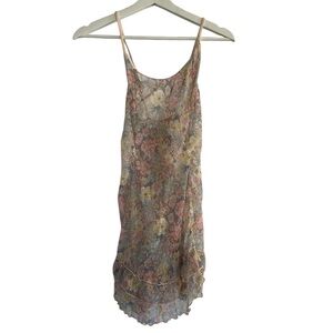 Suzy Shier Vintage Fairy Floral Print Appliques Ruffle Hem
Mesh Cami Dress Small
